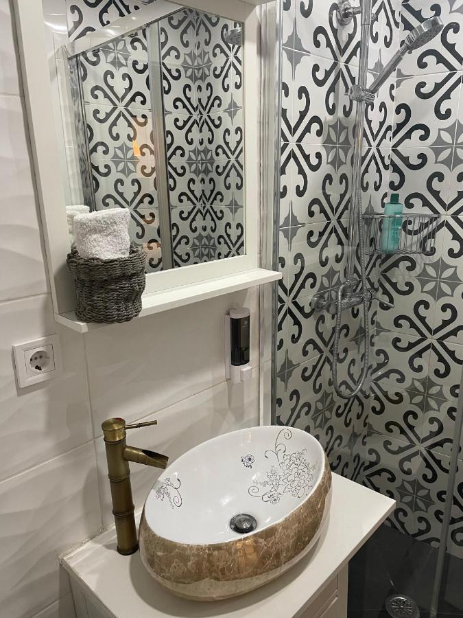 Apartamento Tres Peces - Madrid Centro Ngoại thất bức ảnh